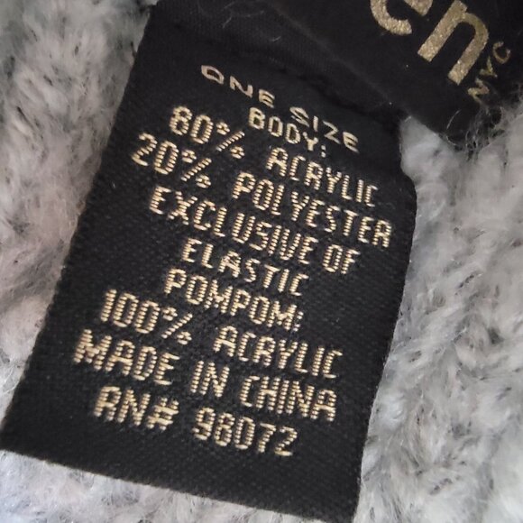 Steve Madden Beanie Womens‎ One Size Gray Knit Acrylic Poly Giant Blue Pom Pom - Picture 3 of 3